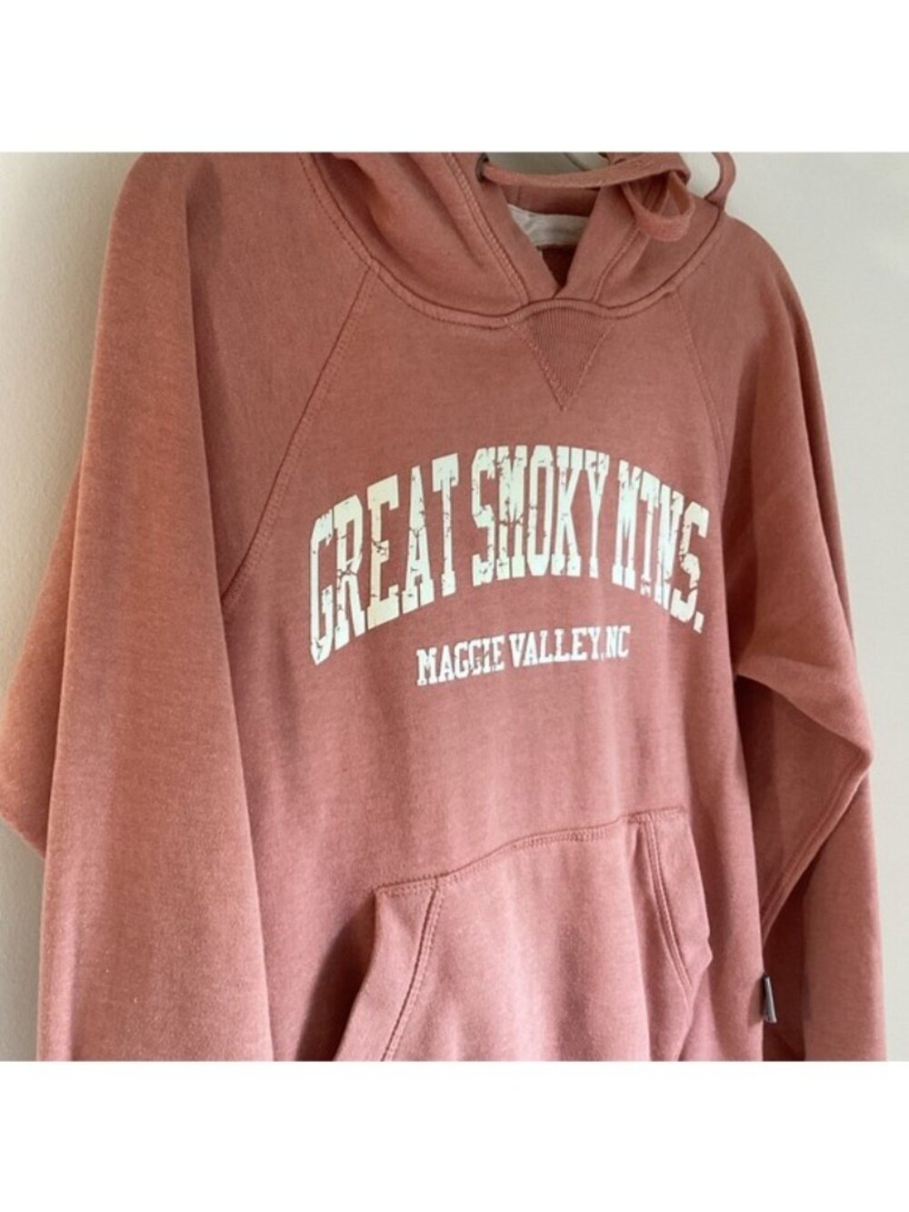 Great Smoky Mountains Maggie Valley, NC Hoodie Coral/Cream Size S - Picture 2 of 9